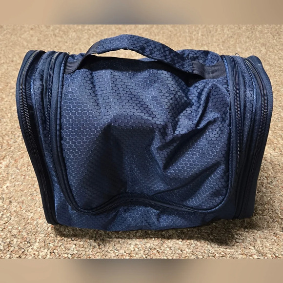 Navy blue travel toiletry bag - Picture 1 of 9
